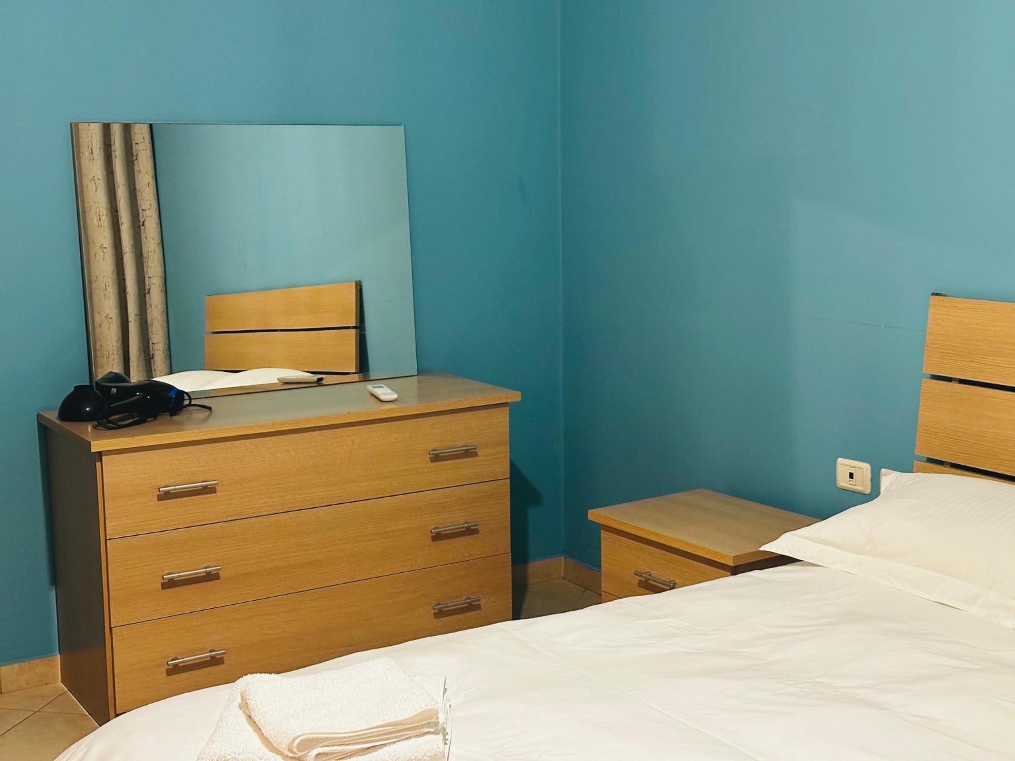 Quiet & Spacious City Center Apartment - 4 Min Walk Tirana Eksteriør billede
